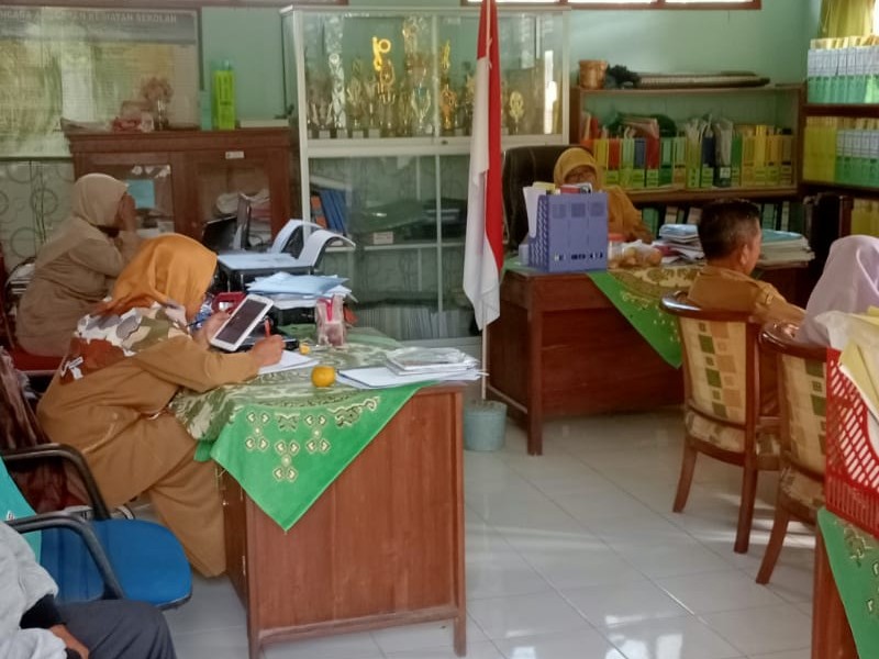 Ruang Kepsek / Guru